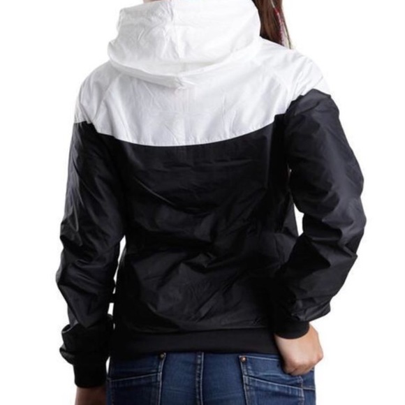 Brand new nike windbreaker - Picture 2 of 3